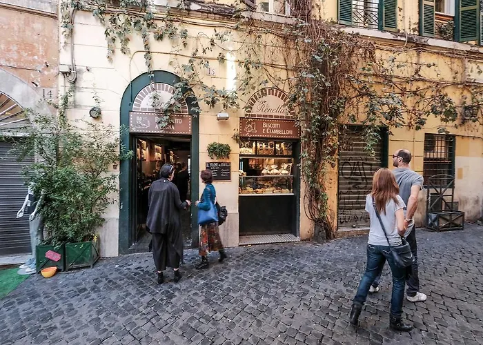 Ancient Trastevere Vespa Loft Apartment