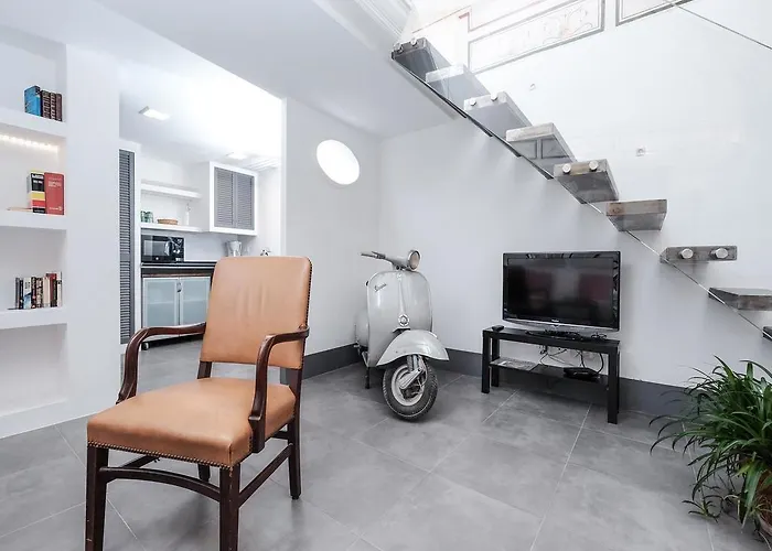 Ancient Trastevere Vespa Loft *