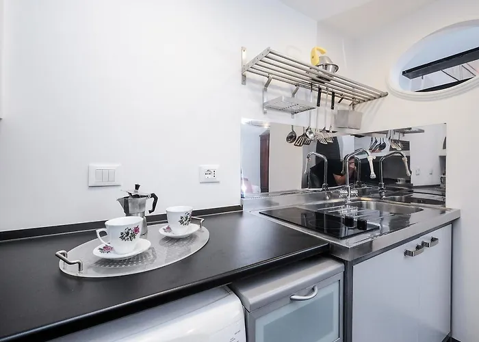 Ancient Trastevere Vespa Loft Apartment *