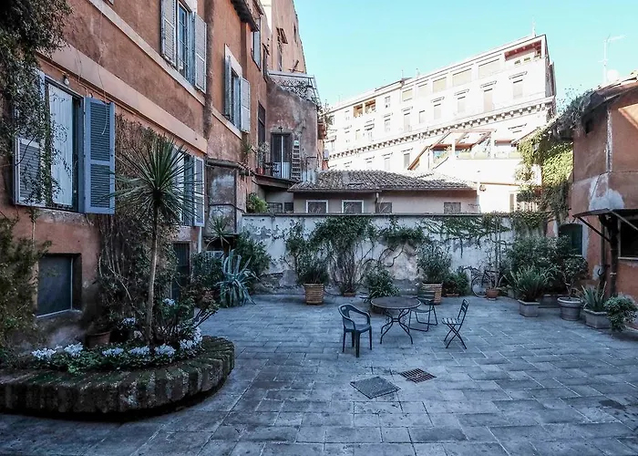 Apartment Ancient Trastevere Vespa Loft Rom