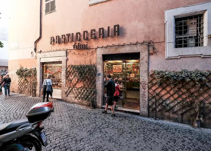 Ancient Trastevere Vespa Loft Rom