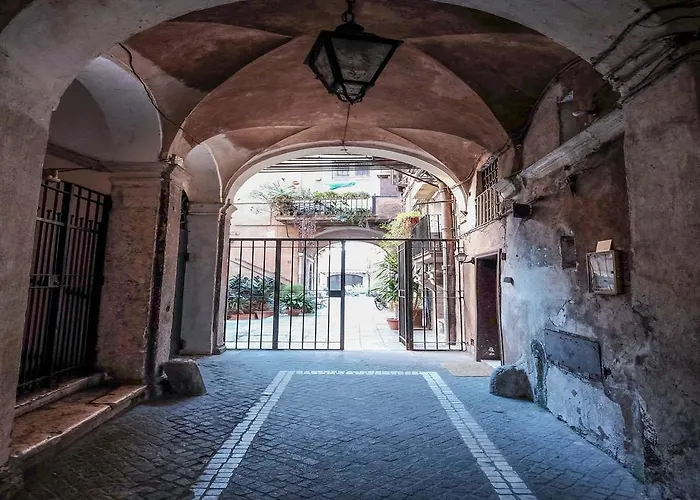 Apartment Ancient Trastevere Vespa Loft *