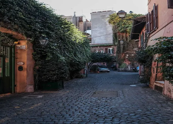 Ancient Trastevere Vespa Loft