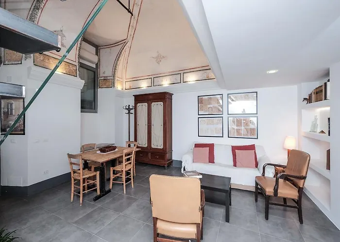 Ancient Trastevere Vespa Loft Apartment *