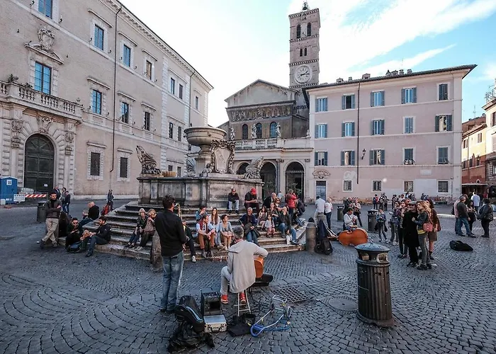 Ancient Trastevere Vespa Loft * Rom